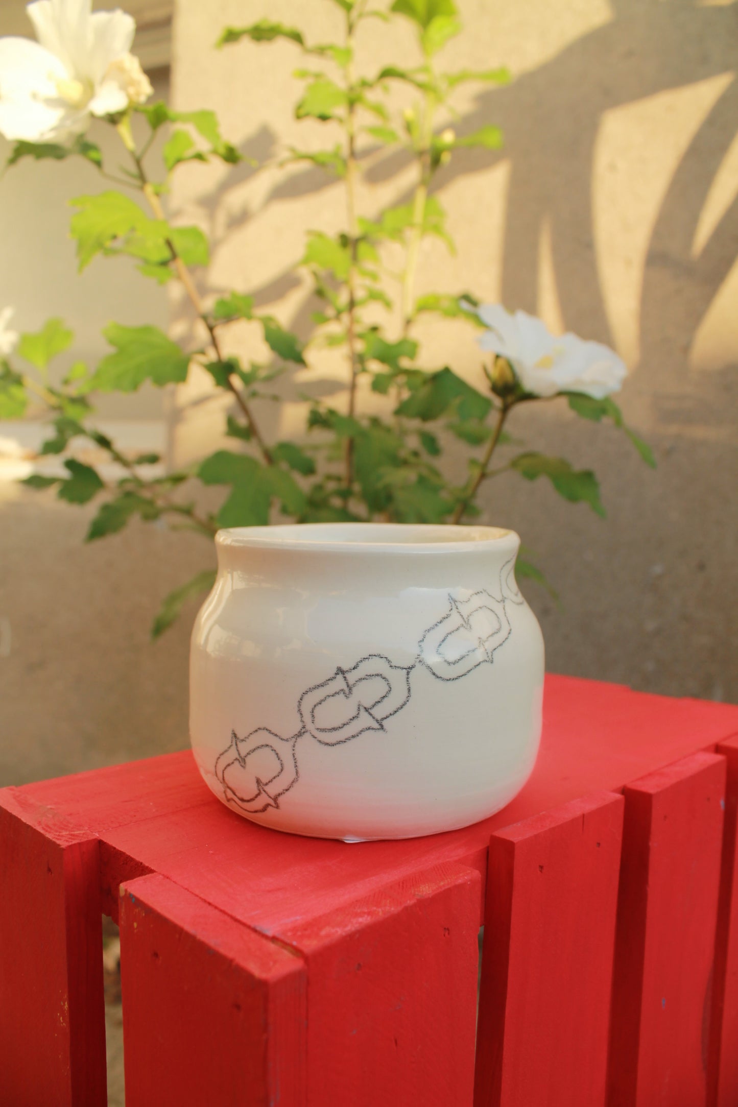 Chain Sketch Pot
