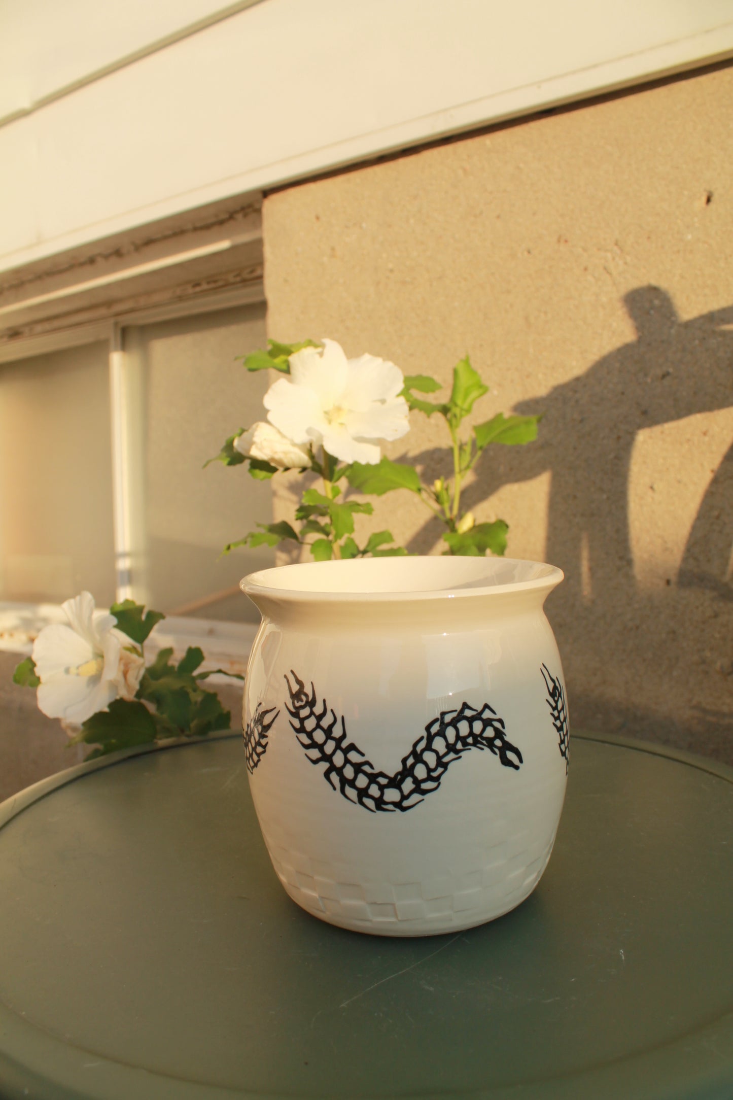 Centipede Checker Vase