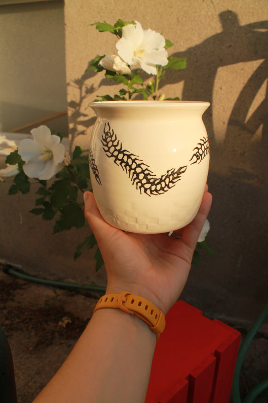 Centipede Checker Vase