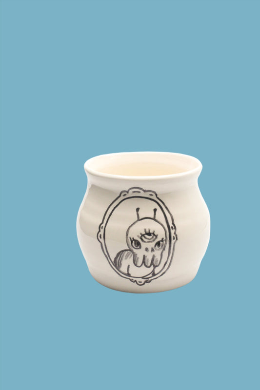 Skelepillar Portrait Vase