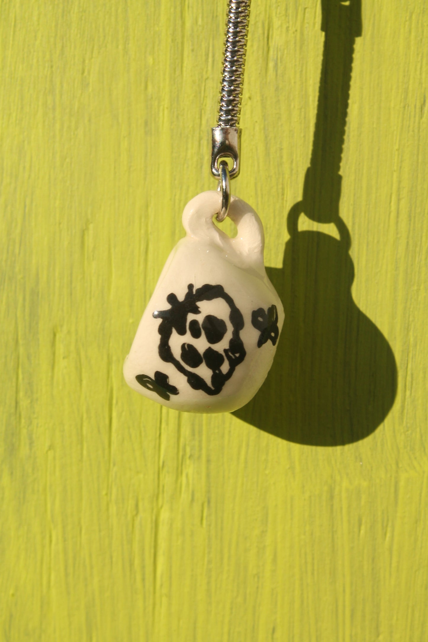 Strawberry Skull Mug Keychain